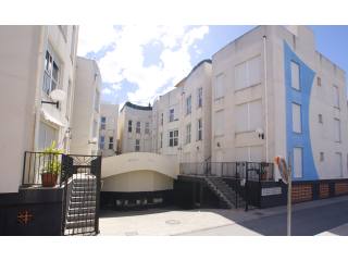 4 bedroom, 4 bathroom Apartment 185m2