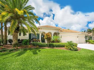 4 bedroom House For Sale: 832 Whooping..