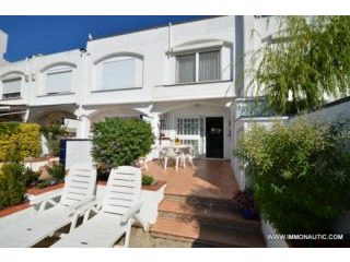 ROSES SANTA MARGARIDA: Nice house on..