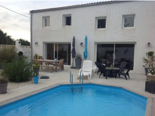 Spacious 3 bedroom house about 15 mins..