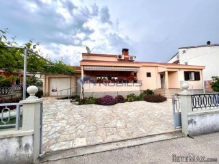 Zadar, Vidikovac, obiteljska kuća ukupne površine 395 m2
