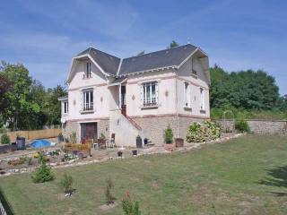 Modern 4-Bedroom House With Basement..