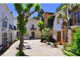 2 bedroom town house for sale