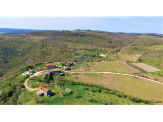 Istra,Grožnjan-Impozantno imanje za investiciju