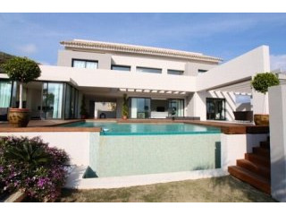 5 Bedrooms - Villa - Malaga - For Sale