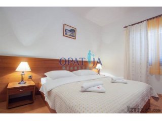 Murter/okolica, hotel prvi red do mora