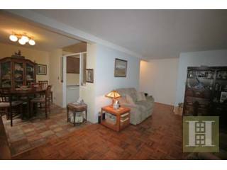 3 bedroom Apartment For Sale: 5550..