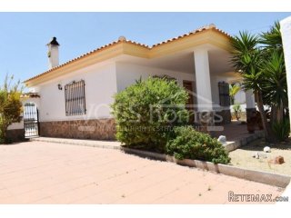 NEW & EXCLUSIVE TO VOSS HOMES - A spacious, light & airey..