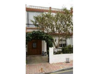 * VERY SPACIOUS 4 BED 2 BATH TOWN HOUSE