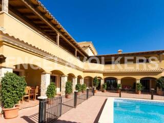 REDUCED OFFER- SPECTACULAR VILLA WITH..