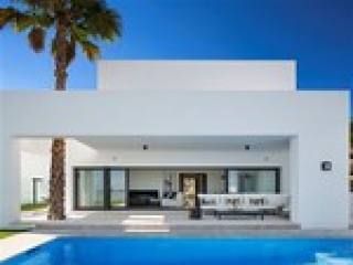4 Bedrooms - Villa - Malaga - For Sale