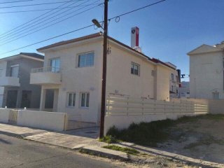 Four bedroom semi detached house for..