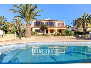 Large family villa with sea views
