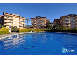 2 + 1 Enjoy the pool in the beautiful..
