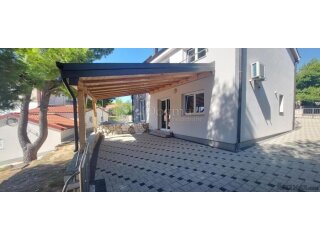Dvoetažni apartman blizu mora