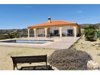 NEW & EXCLUSIVE TO VOSS HOMES - Large Country Villa with..