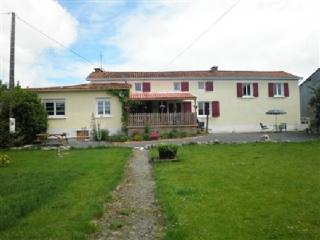 House in Rural Setting Yet Near to Town