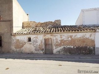 Ruin of 63m2 on an urban building plot Water and..