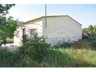 A lovely, Spanish habitable, 2 / 3 bed edge of village /..