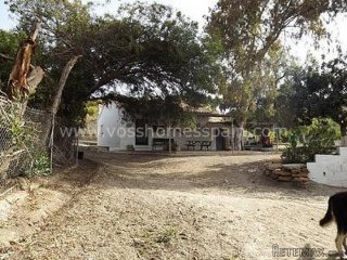 A 1 bed, 1 bath single storey, ( possibility to knock..