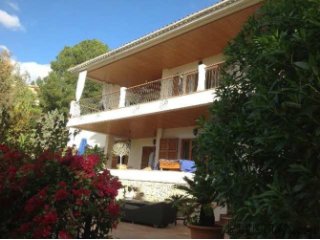 A detached, spacious six bedroom property, enjoying..