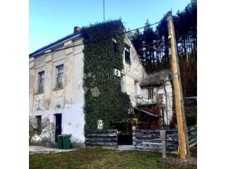 Kuća bivši hotel u Vrbovskom