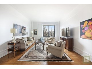 3 bedroom Apartment For Sale: 210..