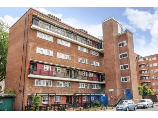 3 Bedroom Flat/Apartment in Wenlock..