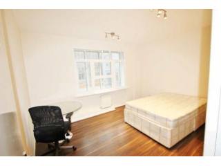 2 Bed Flat/Apartment To Let in London
