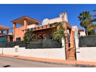 NEW LISTING & EXCLUSIVE TO VOSS HOMES - A modern, homely..