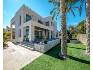 4 Bedroom 5 Bathroom Villa In Orihuela..