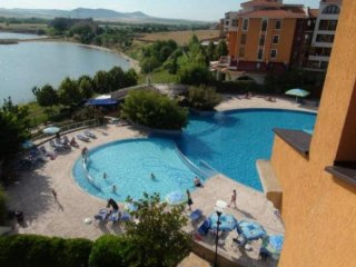 Spacious apartment on the first sea..