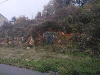BREGI - GRAĐEVINSKI TEREN - 1.594 m2 - SA DOZVOLOM