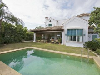 6 Bedrooms - Villas - Malaga - For Sale