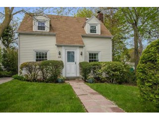 3 bedroom House For Sale: 14 Edgewood..