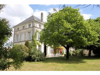 Impressive Country House With Pool..