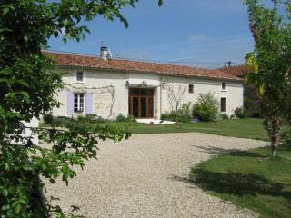 4 Bedroom Farm House For Sale