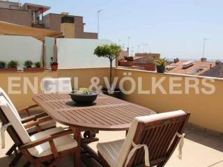 Duplex in center with sea views. Masnou.