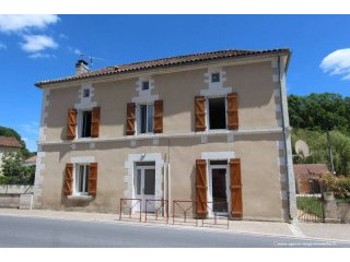 Ref 29193 : Grande Maison En Pierre
