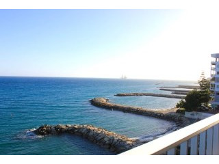 Spacious beachfront apartment with..