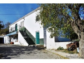A lovely 5 bed, 2 bath, Two Storey Detached Country House..