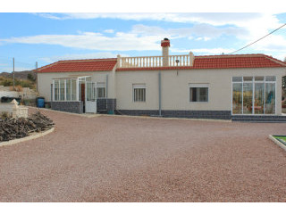 4 Bedrooms - Villa - Alicante - For Sale