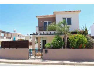 House Detached - For Sale - 3 Bedrooms