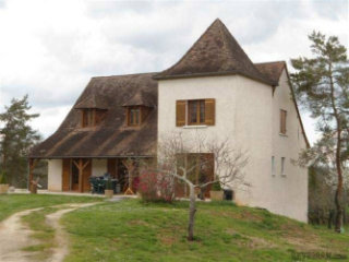 4 Bedroom Farmhouse With No Direct..
