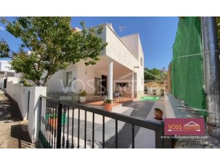 RESERVED/SALE AGREED APRIL 2022 WITH VOSS HOMES A modern..