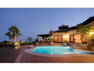 Villa for sale in Benahavis, Malaga..