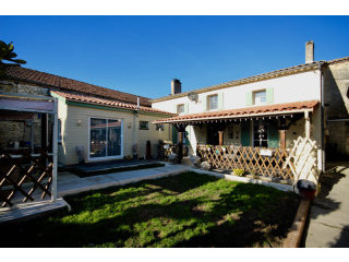 Pretty and immaculate renovated stone..
