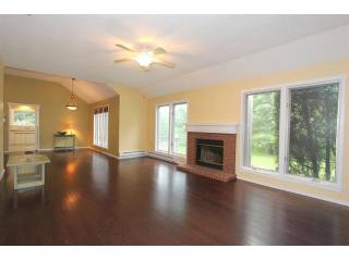 2 bedroom Condominium For Sale: Somers..
