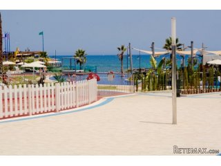 -Vista frontal al mar (bloque frontal) -2 Dormitorios..