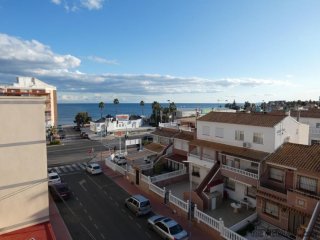 Apartamento de 2 dormitorios, salón-comedor, cuarto de..